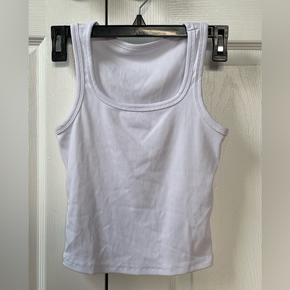 Set of Two Ribbed Tank Tops – Black & White